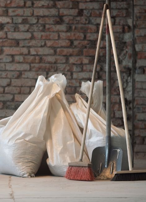 dusty windowsill cleaned – post-construction