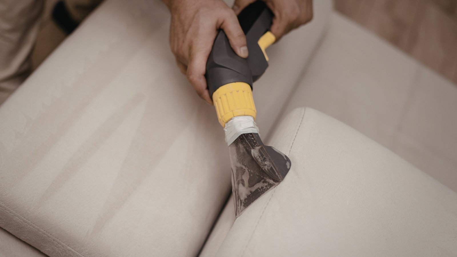 The Best Time of Year to Schedule a Deep Clean in Woodland Pond